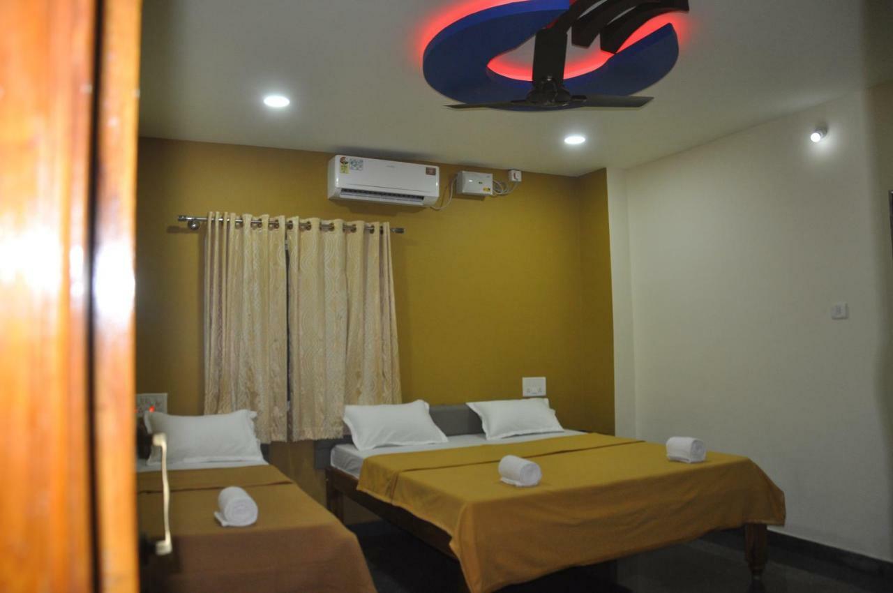 Blue Crystal Lodge Shimoga Luaran gambar