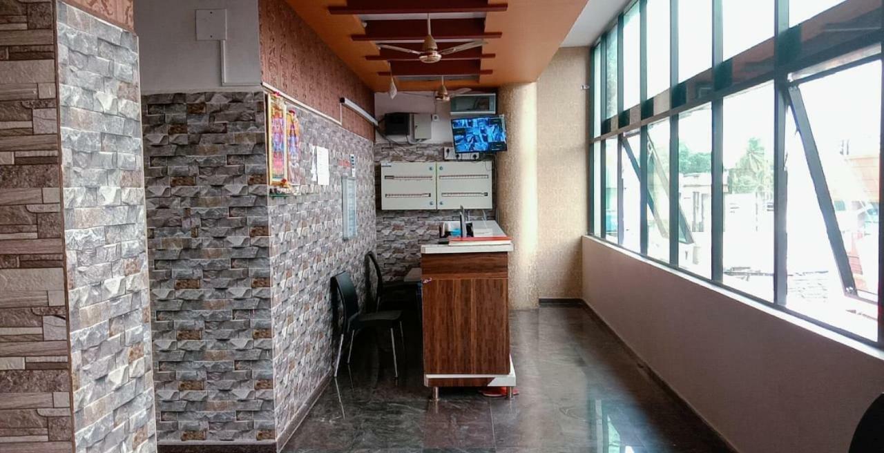 Blue Crystal Lodge Shimoga Luaran gambar