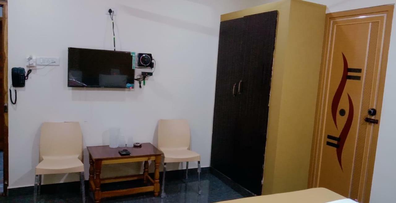 Blue Crystal Lodge Shimoga Luaran gambar