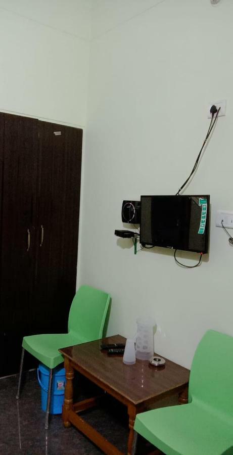 Blue Crystal Lodge Shimoga Luaran gambar