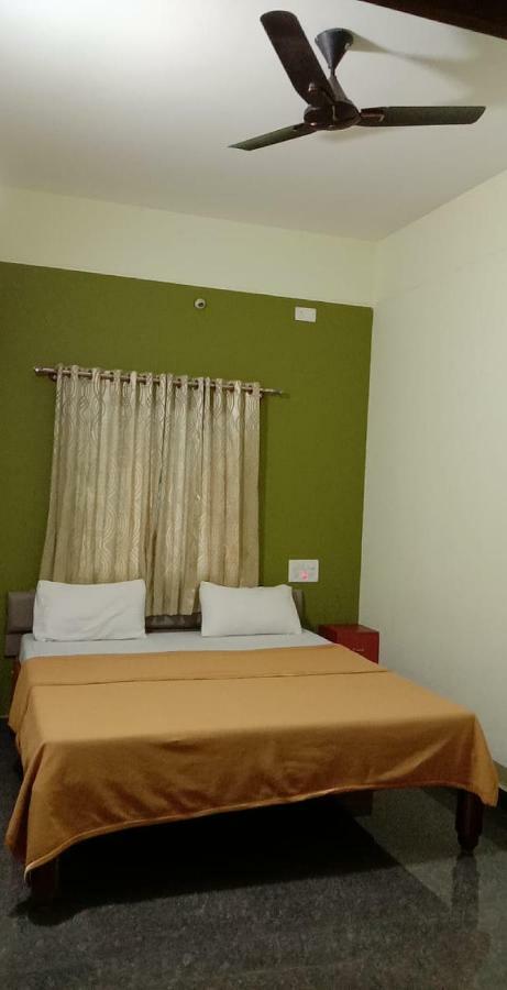 Blue Crystal Lodge Shimoga Luaran gambar